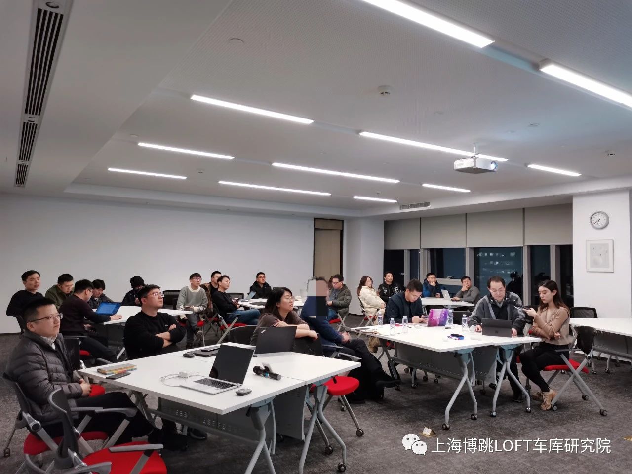 西青杭州LOFT车库专题会